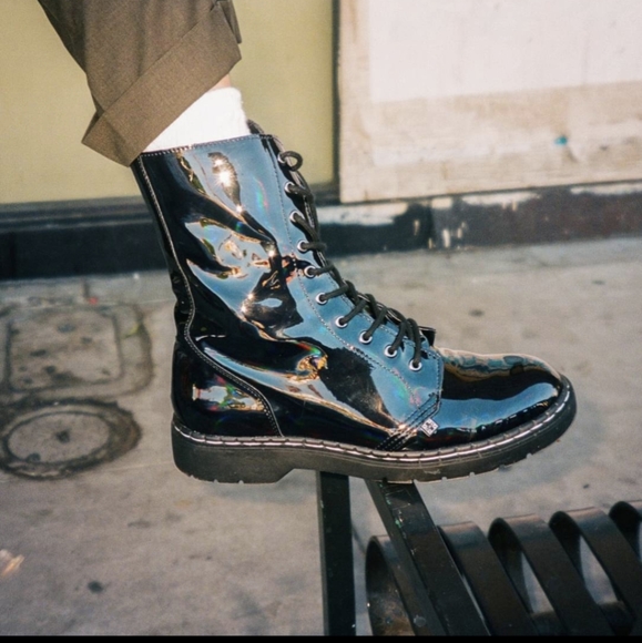 T.U.K. NIB Black Vegan Patent 10 Eye Boots sz 6, 6.5, or small 7 - Picture 5 of 5